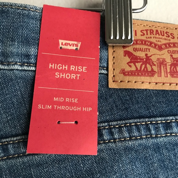 New Levi’s High Rise Cut Off Shorts Denim Women's Size 32 - Picture 3 of 4